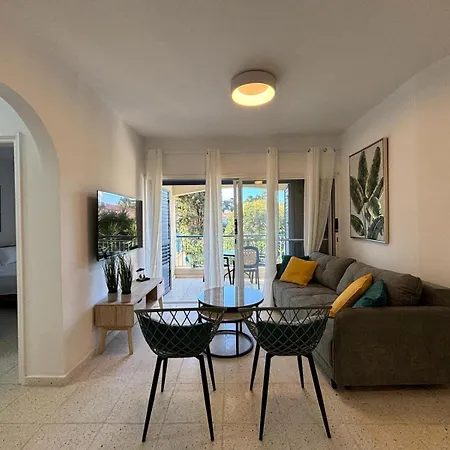 Paradise Gardens Crown-jewel, 2b, Pools, Gardens דירה