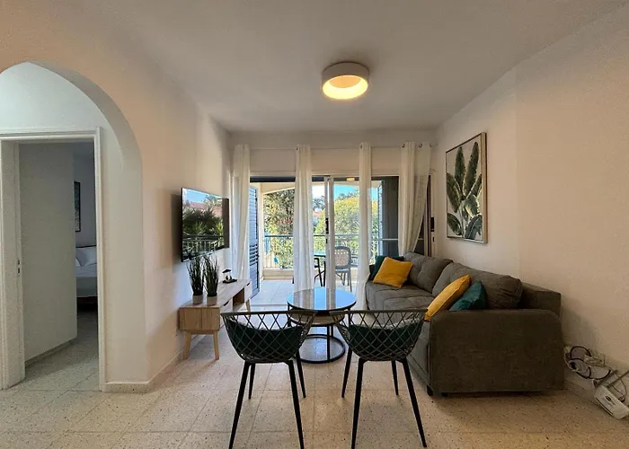 Paradise Gardens Crown-jewel, 2b, Pools, Gardens 아파트