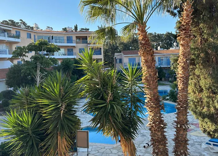 Paradise Gardens Crown-jewel, 2b, Pools, Gardens アパート *