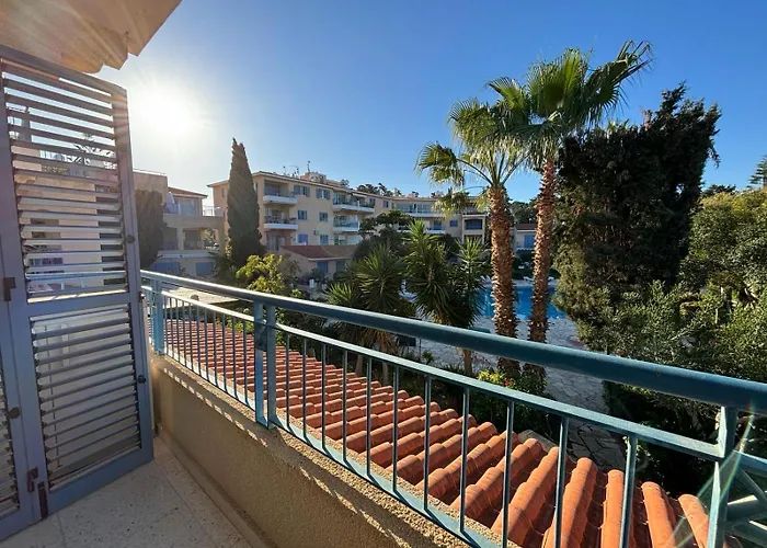 Paradise Gardens Crown-jewel, 2b, Pools, Gardens *