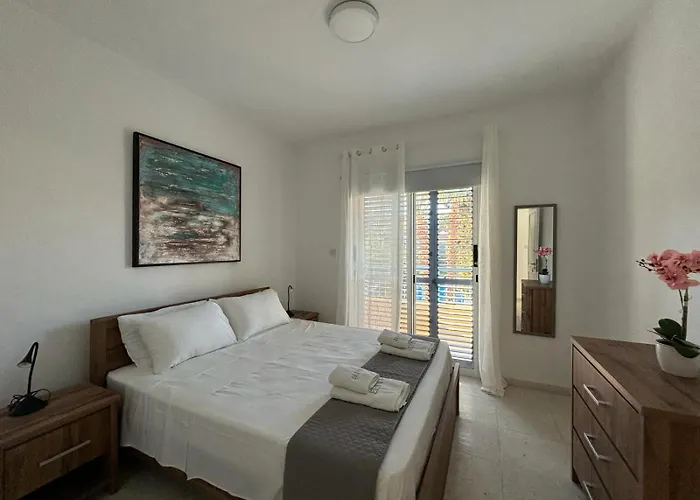 Paradise Gardens Crown-jewel, 2b, Pools, Gardens