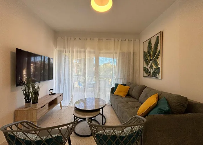 아파트 Paradise Gardens Crown-jewel, 2b, Pools, Gardens 파포스