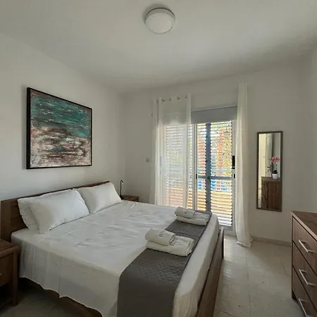 Paradise Gardens Crown-jewel, 2b, Pools, Gardens